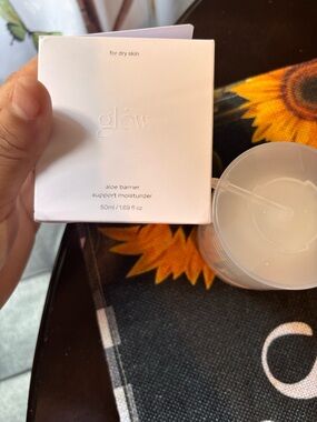 a:glow Pink and White Aloe Barrier Support Moisturizer